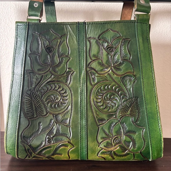 Green Embossed Leather Tote Bag - Picture 2 of 4